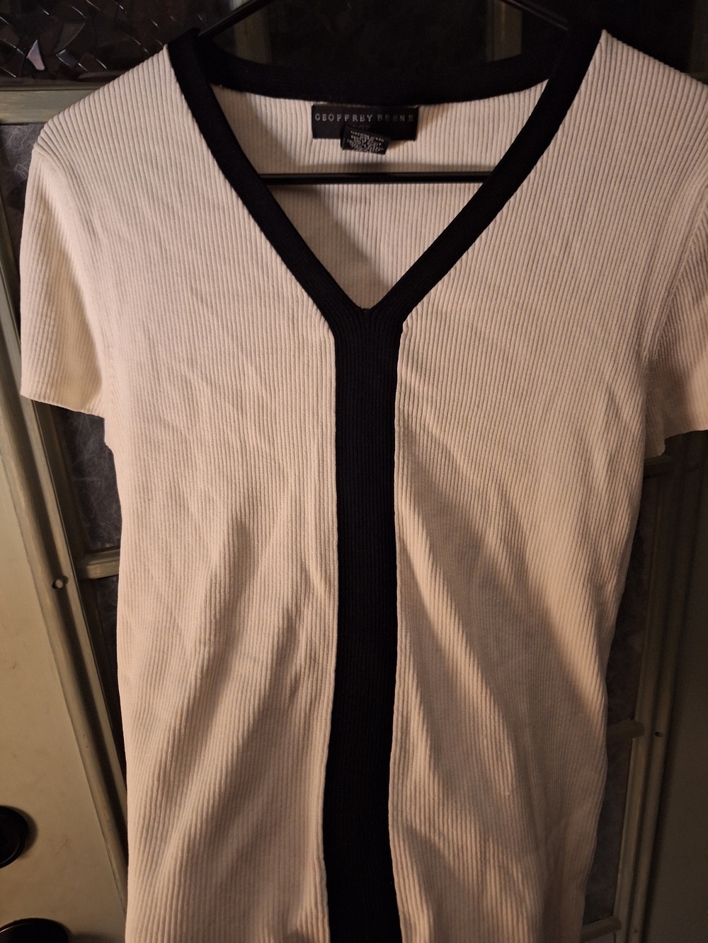 Geoffrey Beene Ribbed V-Neck Top in White with Black Trim
